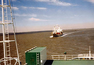 Bibi sailin behind Lerma.