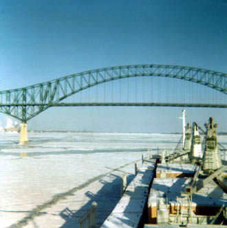 Approaching the bridge at Trois Riviers