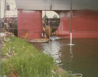 Pulling the propeller off the shaft