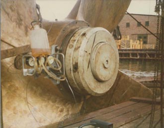 The propeller nut after tightening