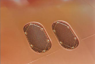 Grids on sea suction boxes