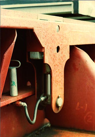 Hatch jack in up position