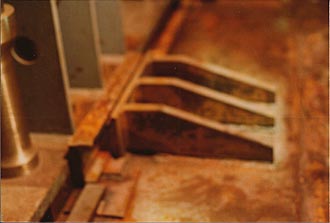 Main engine side chocks