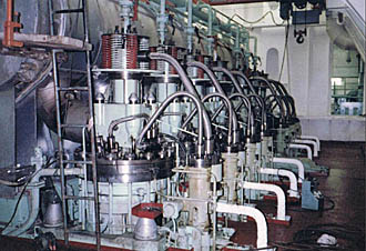 Top platform of main engine